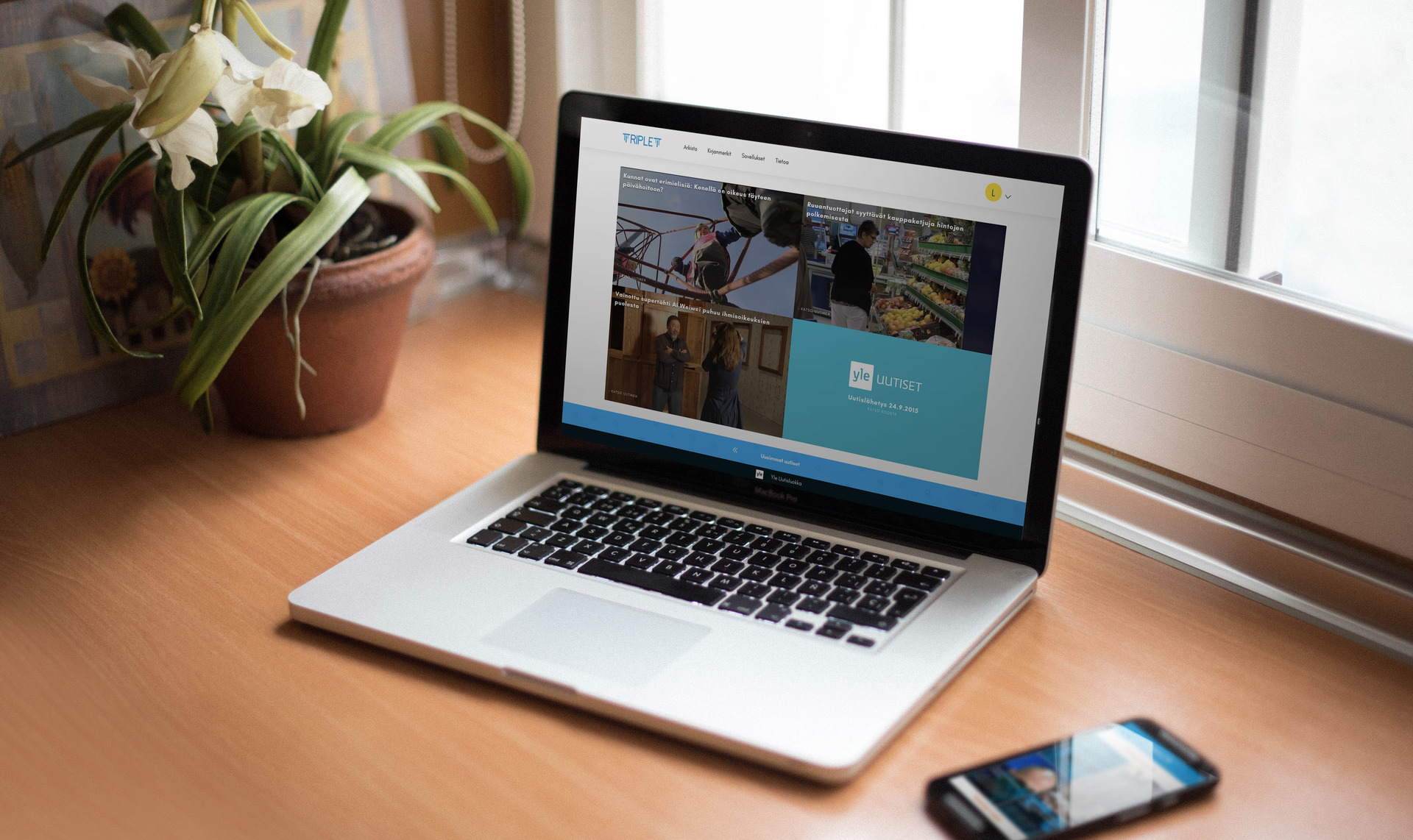 Medium triplet desktop mockup live 02